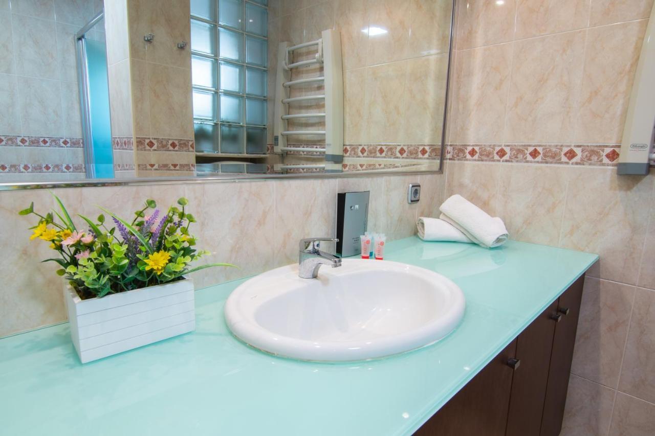 Ibericabeds Centro Gracia Apartment Granada Bagian luar foto